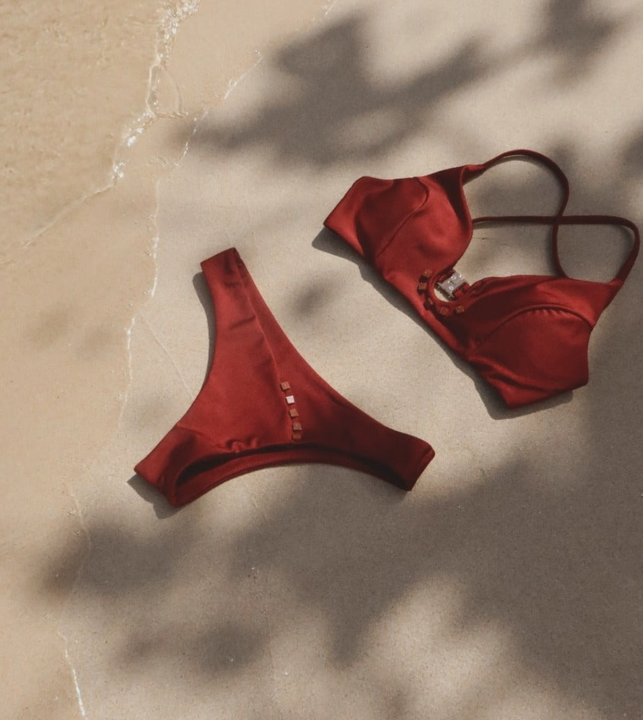 Bikini 2 pièces Bordeaux orné de Brown Goldstone | HOPE